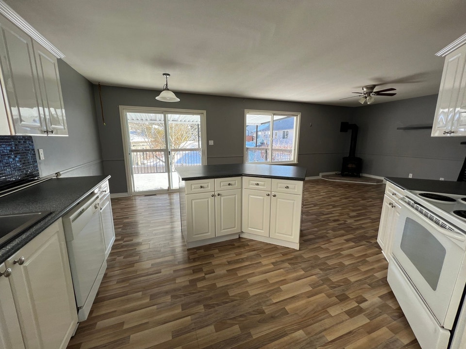 3 Bedroom Upper in McKinley Heights! 3