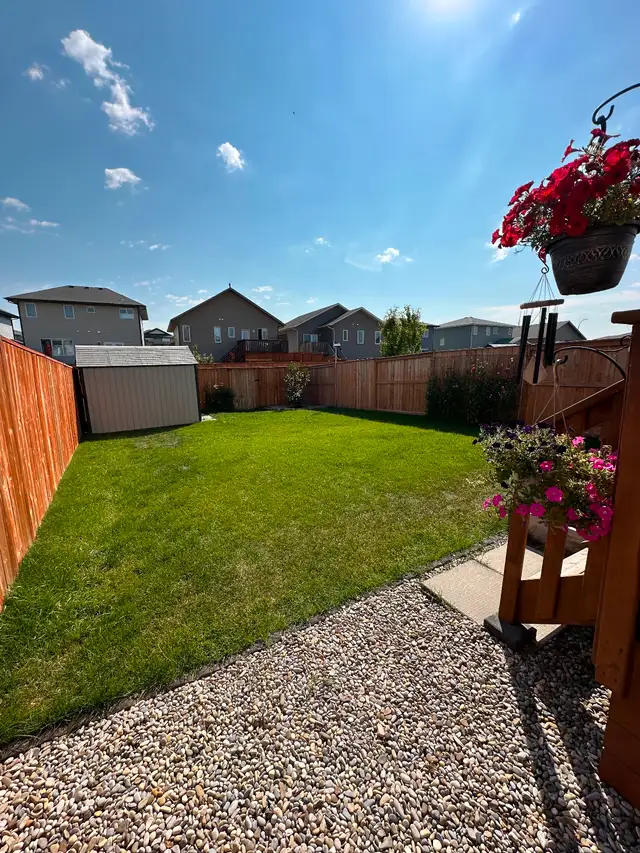 Townhome for sale by owner in east side Red Deer63838172445571121