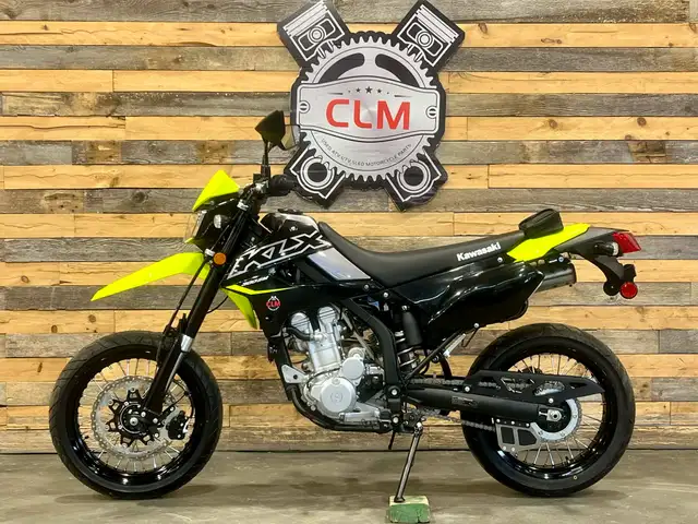 2023 Kawasaki KLX 300 SM - SUPER MOTARD + ONLY 8 KM + STREET LEG in Other in Ottawa - Image 5
