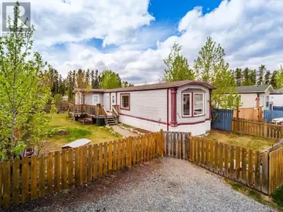 Rare Opportunity to Own in Mountainview Place! Discover this bright, spacious home within a professi...