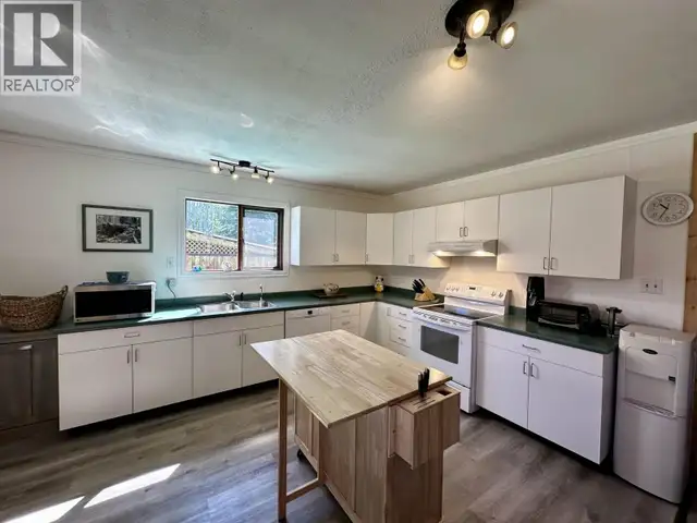 20193 FAREWELL CREEK ROAD Telkwa, British Columbia in Houses for Sale in Smithers - Image 4