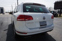 V6 DIESEL TDI HIGHLINE SAFETY INCULDED FREE ACCIDENT 36 V.W SERVICE RECORDS Nice Clean Volkswagen To... (image 4)