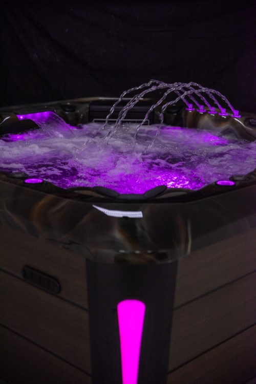 SWIM SPA & HOT TUBS THE ORION NOW AT FACTORY HOT TUBS!!! in Hot Tubs & Pools in Oakville / Halton Region - Image 3