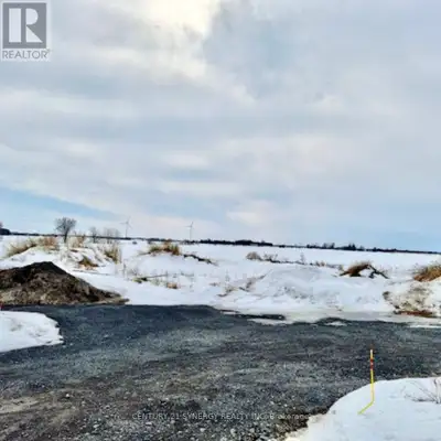 *BUILDING LOT WITH NO REAR NEIGHBOURS* This spacious 1-acre lot, with no rear neighbors, offers limi...