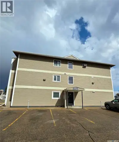 Welcome home to 10–6575 Rochdale Boulevard, a charming second-floor condo ideally located in Regina’...