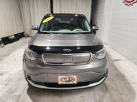 Great urban commuter car in this electric 18 Kia Soul Luxury. Complete with navigation, sunroof, cam... (image 1)