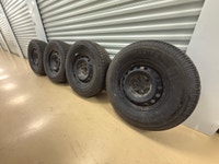 GMC/ Chevy rims with 265/70 R17 winter tires. 90% tread. Mississauga / Peel Region Toronto (GTA) Preview