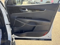 This Kia Sorento delivers a Regular Unleaded V-6 3.3 L/204 engine powering this Automatic transmissi... (image 8)