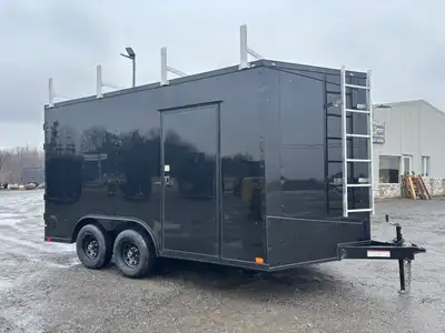 Remorque fermée 8.5x14 2 portes arrières + 1 porte côté Parfait pour travailler avec style et durabi...