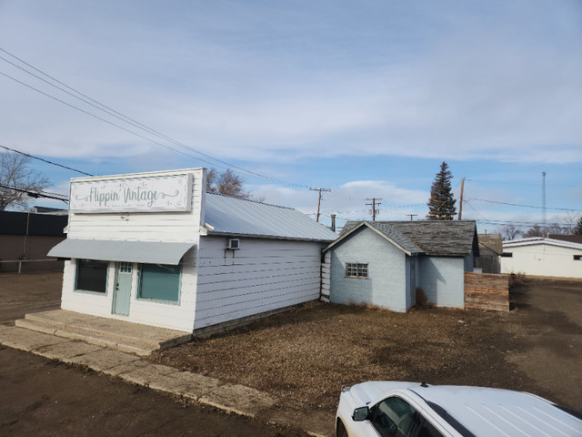 101 4th Ave E Gravelbourg, SK in Commercial & Office Space for Sale in Moose Jaw - Image 2