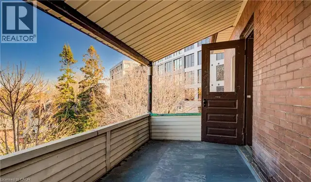 698 KING Street W Kitchener, Ontario in Houses for Sale in Kitchener / Waterloo - Image 32