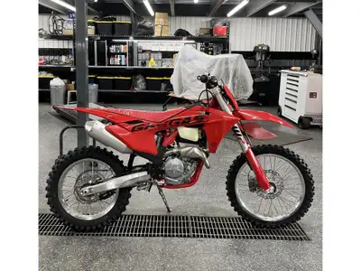 2025 GASGAS EX 250F GASGAS EX 250F 2025 Les photos peuvent être à titre indicatif et sans inscriptio...