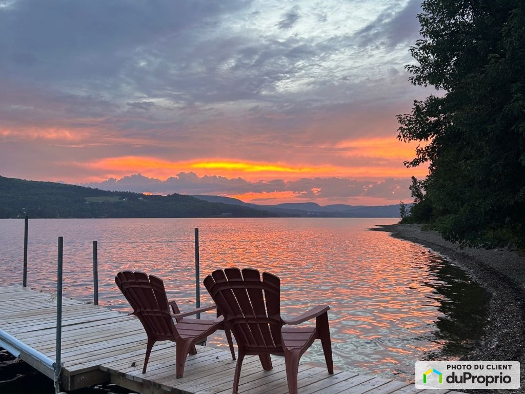 $499,000 - 1 1/2 Storey for sale in Pohenegamook — photo 1
