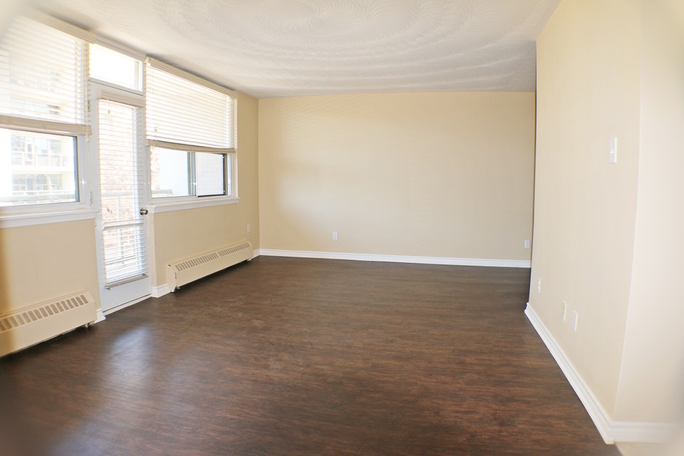 380 Vine St. - Bright and Spacious 2 Bedroom Apartment 5