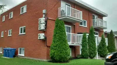 Beloeil appartement 4 1/2 disponible pour le 1 févier 2026.. beaucoup de rangement et bien éclairé!...