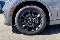 5.7 L 8 Cyl Engine Vehicle Options: Leather Interior, Sunroof, Adaptive Cruise Control, Wireless Cha... (image 8)