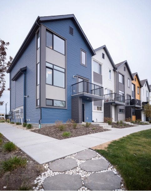 Spacious 3-Bed, 2.5-Bath Townhome in Secord – $1,895/month 2