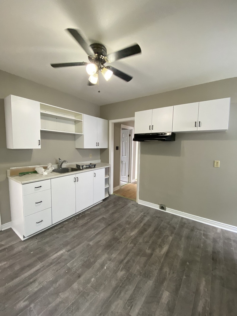 203 John Street Large 3 Bedroom Main Level Unit! Long Term Rentals