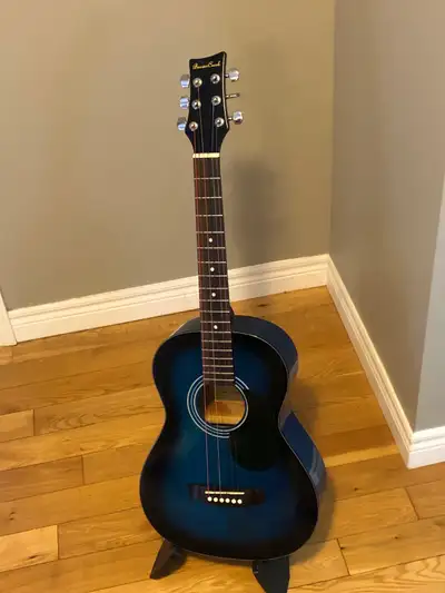 Acoustic guitar 3/4 size, View more