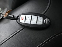 The Nissan Qashqai delivers sleek design, excellent fuel efficiency, and advanced safety in a versat... (image 5)