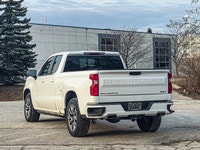 Heated Seats and Steering - Powerful Gas V8 5.3L engine - Advanced lane departure warning - Convenie... (image 7)
