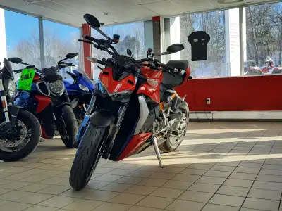 The 2022 Ducati Streetfighter V2 delivers thrilling middleweight performance with aggressive naked-s...
