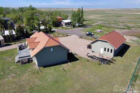 400 Lakeshore DRIVE in Houses for Sale in Moose Jaw