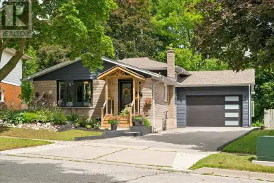 **OPENHOUSE WEDNESDAY 5-7PM** Easily Duplexed with a Separate IN LAW SUITE or Mortgage helper! Beaut...