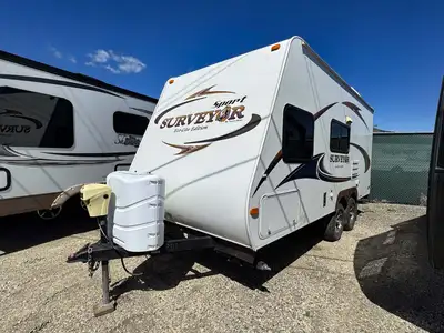 2012 Surveyor SP-186 Lightweight Couples Trailer with Four Season Features Compact, comfortable, and...