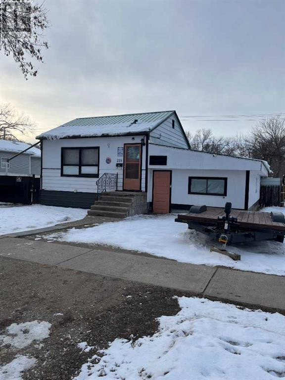 235 3 Street NW Medicine Hat, Alberta Houses for Sale Medicine Hat Kijiji