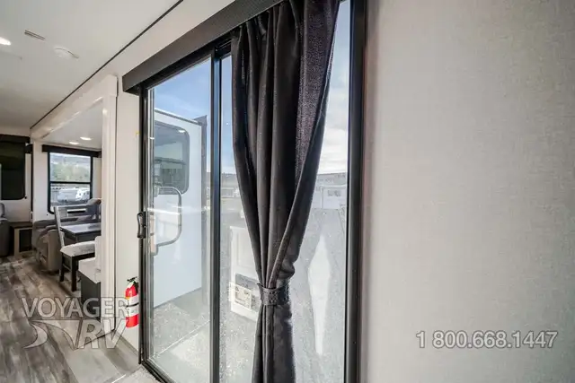 2026 Jayco Jay Flight 401FLTS Bungalow in Travel Trailers & Campers in Kelowna - Image 32