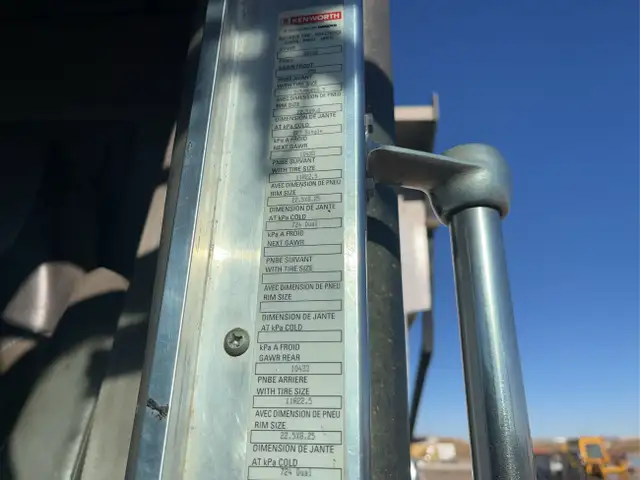 2016 Kenworth T800 in Heavy Trucks in Calgary - Image 26