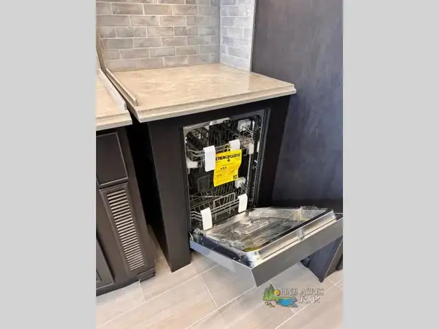 2025 Newmar Dutch Star 4325 Diesel Pusher in RVs & Motorhomes in Moncton - Image 43