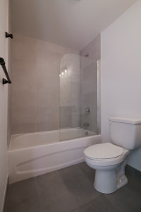 Renovated Akelius one bedroom apartment for rent. Located near Marie-Anne in the Plateau Mont-Royal... (image 5)