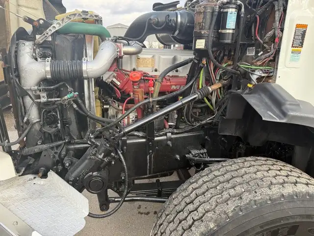 2009 Mack GU813 Granite Cab and Chassis with SPIF Axle, Allison  in Heavy Trucks in Oakville / Halton Region - Image 12