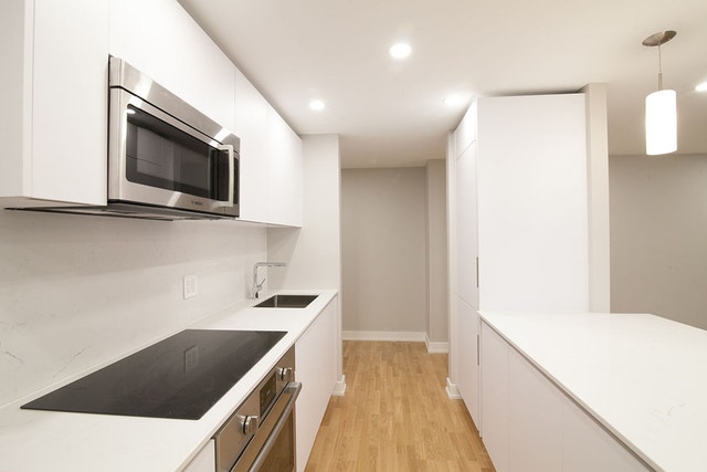 1525 Avenue Victoria — photo 1