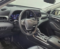 Experience robust capability and refined comfort with this exceptional 2024 Toyota Highlander Platin... (image 3)