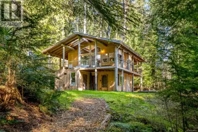 This 680 sq ft 1-bedroom, 1-bath top floor suite offers forest views and a peaceful place to call ho...