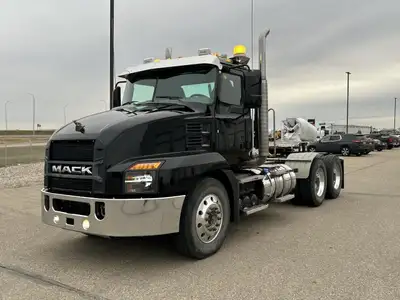 Engine - Mack MP8-505C 505hp Trans - Mack 12 speed mDRIVE-HD 13200 lb Front axle 40000 lb Rear axle...