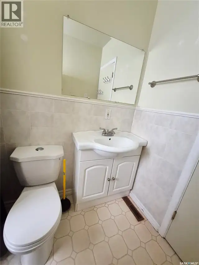 111 Alfred STREET Kyle, Saskatchewan in Houses for Sale in Swift Current - Image 11