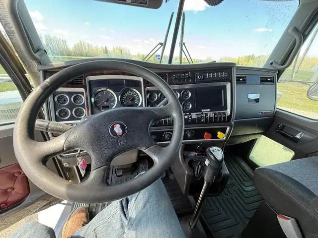 2015 KENWORTH T800 in Heavy Trucks in Saskatoon - Image 16