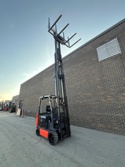Keywords: used forklift, forklift, electric forklift, 4-stage mast, 6,500 lbs capacity, side shift,...