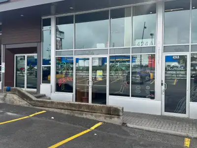 Unique business opportunity!! Tanning salon established since 2002 ! Strategic location - Capital Re...
