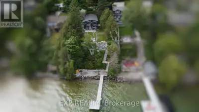 Gorgeous south east views of Lake Simcoe sitting on the edge of Carthew Bay. This well cared for wat...
