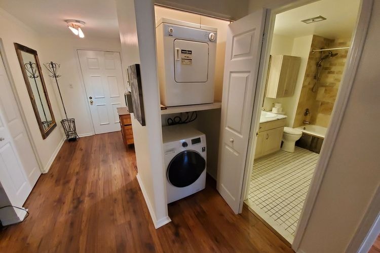 Large spacious condo 2