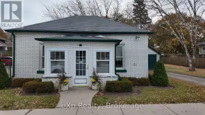 Looking for a cottage, business location, or residential home? Centrally located in beautiful Southa...