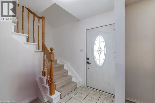 104 HENRY Street Rockwood, Ontario in Houses for Sale in Guelph - Image 5