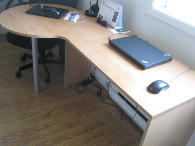 Table bureau de travail, en mélanine, démontable, à Stoneham dans Bureaux  à Ville de Québec - Image 4