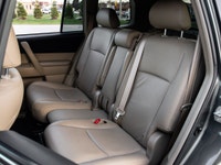 2012 Toyota Highlander AWD Green Exterior on Beige Interior comes with Leather , Back up Camera , He... (image 8)