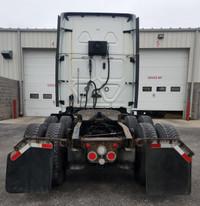 Ryder Stock ID: 278151 Transmission Type/Speed: AUTO 12 Engine: DIESEL DD15'17 GHG 455/1625 Horse Po... (image 6)